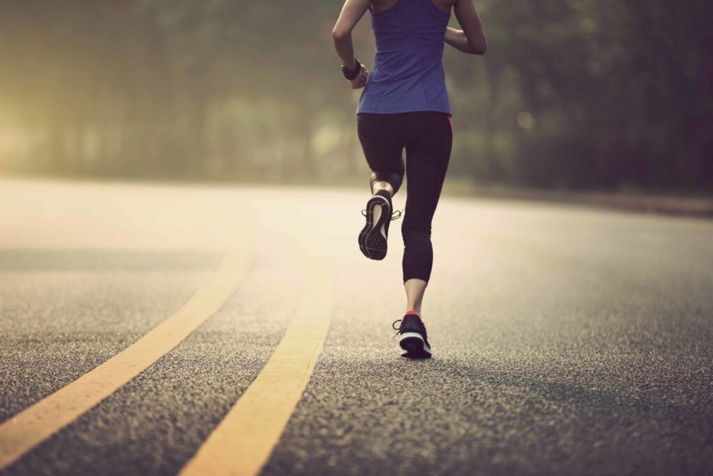 Joggen, um Bauch und Hüfte abzunehmen