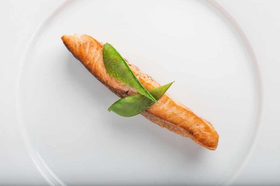 Gebackener Weißfisch im Diätmenü „Favoriten“.